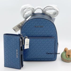💧🌟NeW! Michael Kors Backpack Set
